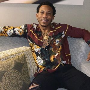 Meet your Posher, Derrick